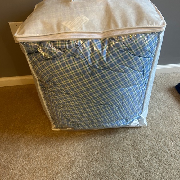 The Company Store King Comforter, Sunshine and Blooms blue/green plaid,new - Picture 6 of 7